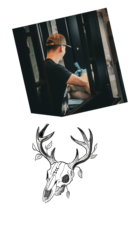 Tatouages réalisés par Le Trait Noir, tatoueur à Villecresnes